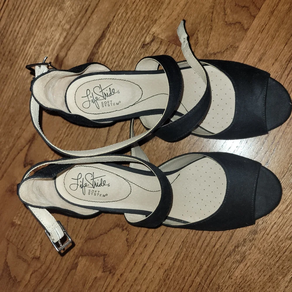 High Heels - Picture 2 of 3